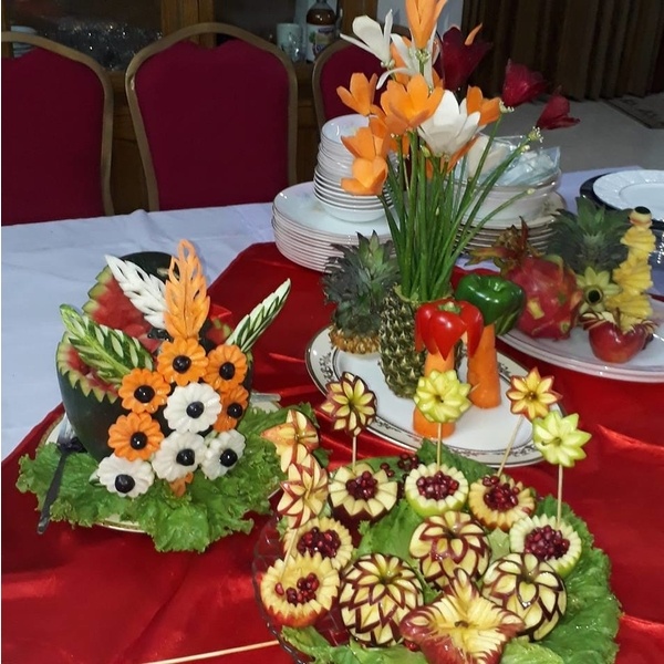 Decoration through Fruits Curving