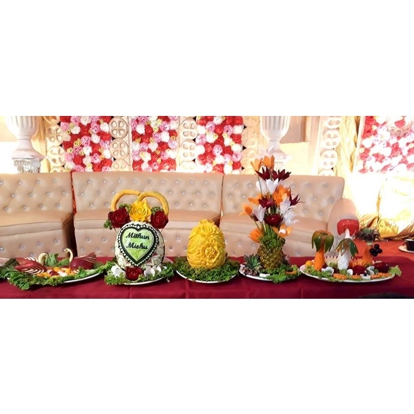 Aristocratic Fruits and Vegetables Carving