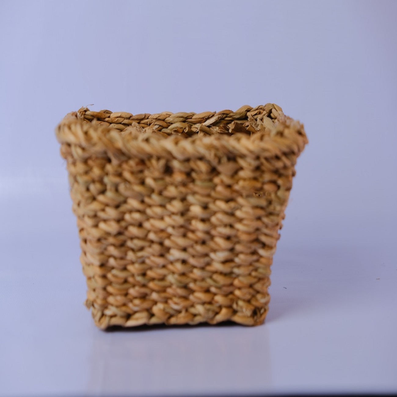 New Design Seagrass Small Table Basket