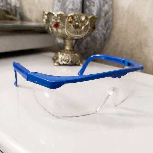 High-Quality Protective Goggles to Protect from Corona Virus